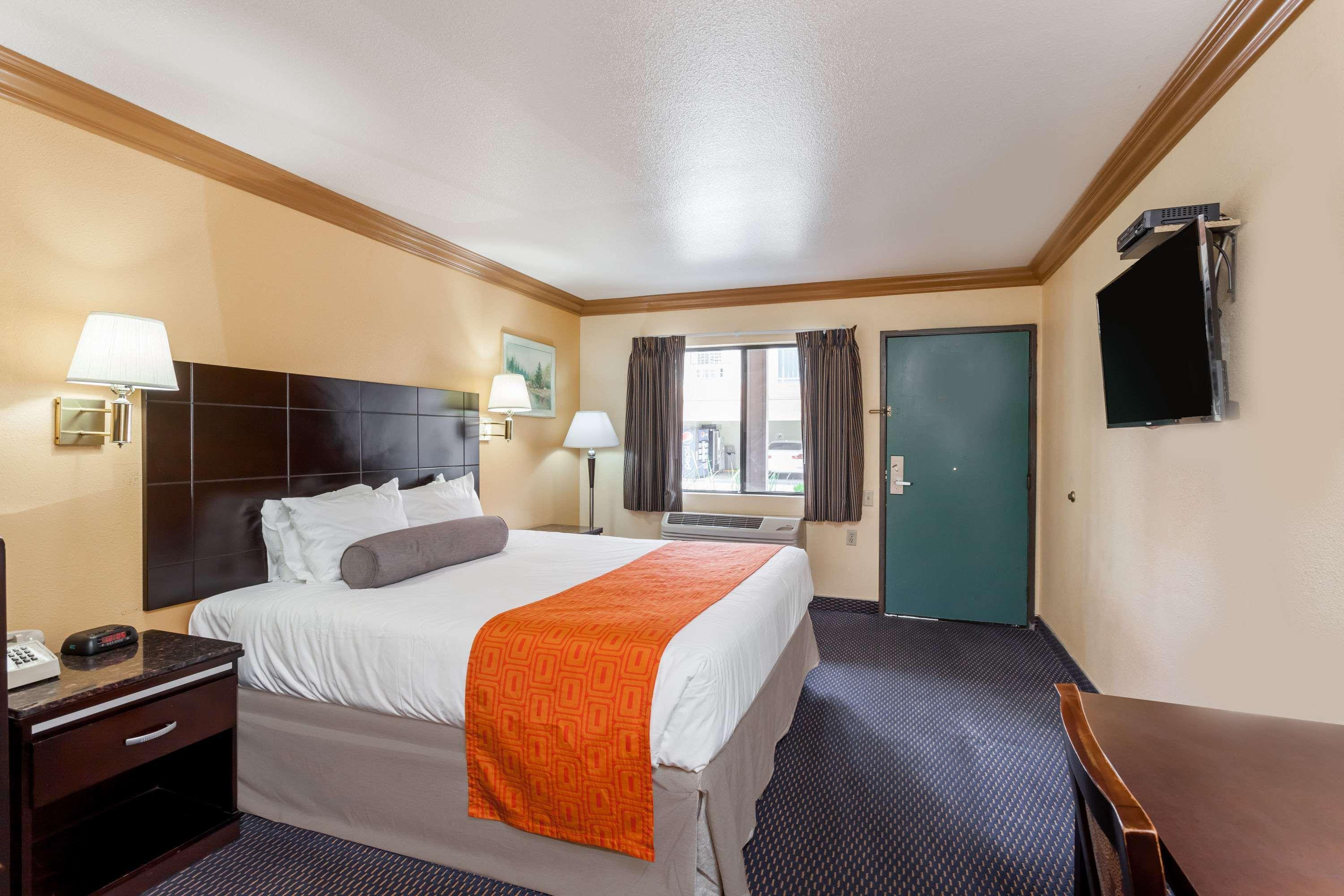 Howard Johnson By Wyndham Norco Luaran gambar