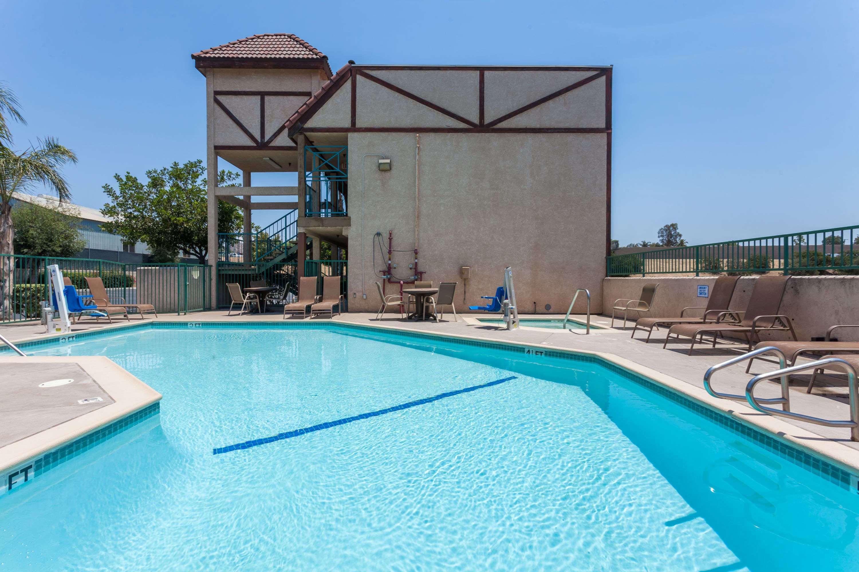 Howard Johnson By Wyndham Norco Luaran gambar