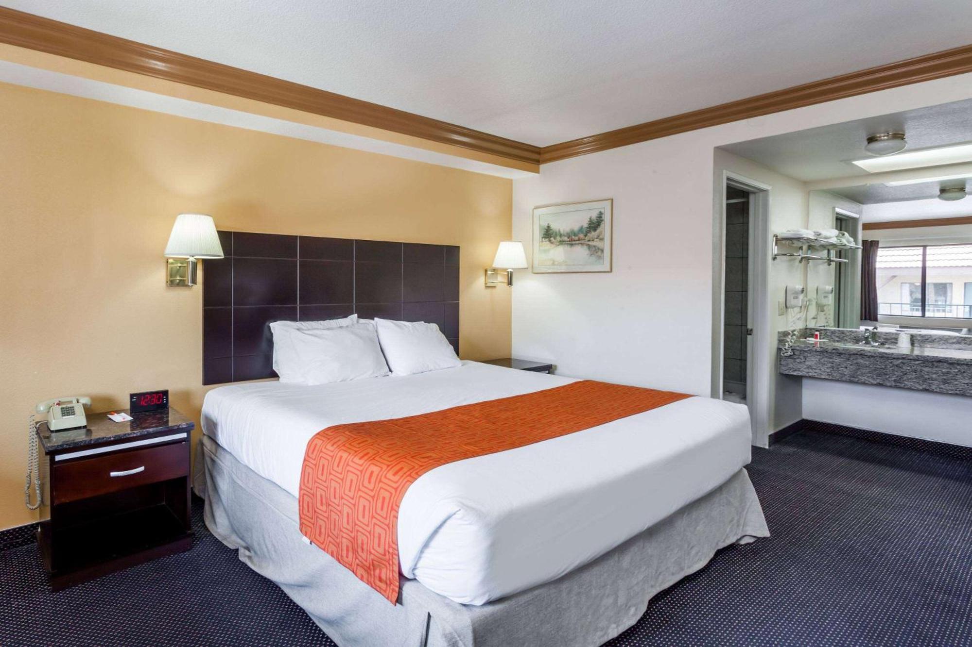 Howard Johnson By Wyndham Norco Luaran gambar